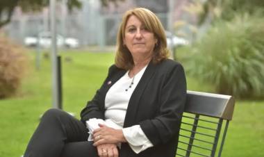 Mónica Fein: "Vengo a ofrecer experiencia, seriedad y mucho trabajo en la gestión de gobierno"