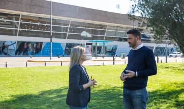 Estévez: “El aeropuerto de Rosario pasó de ser uno de los principales de la región a estar casi abandonado”