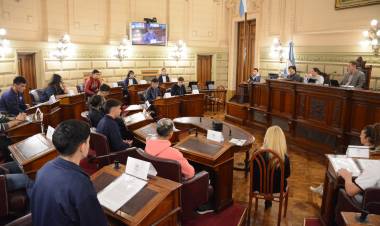 Por iniciativa de alumnos de La Penca y Caraguatá, Borla propone la construcción de una garuta en la ruta de la localidad