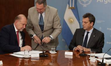 Perotti y Massa analizaron el avance de las obras públicas en Santa Fe y presentaron el programa “Impulso Tambero 2”