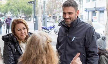 Feín: "Vamos a terminar el plan de obras que iniciamos con Miguel Lisfchitz en Rosario y que Perotti abandonó