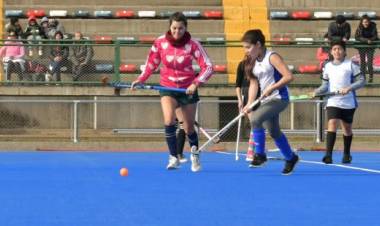 La agenda deportiva incluye encuentros de hockey, stand up paddle, tenis y pádel