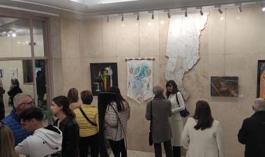 Quedó inaugurada la muestra de artistas santafesino en Vialidad Nacional