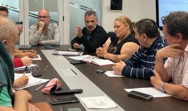 Funcionarios municipales recibieron a representantes de vecinales del suroeste