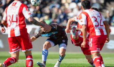 Dura derrota del Tate en el comienzo de la semana del Clásico