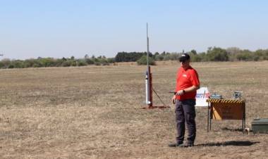  Alumnos de Roldán participaron del lanzamiento de los satélites CANSAT