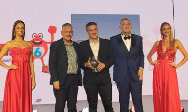 Mario Papaleo distinguió el ascenso de Vecinal Manuel Gálvez en la Fiesta Provincial del Deporte