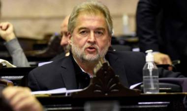 Roberto Mirabella: "No estoy de acuerdo con la forma de gobernar por decreto que plantea Milei"