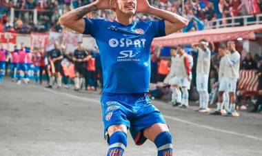 Kevin Zenón, a un paso de convertirse en el segundo refuerzo de Boca