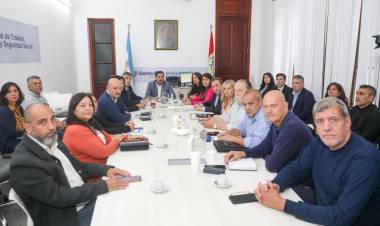 Olivares: “Es la oferta que puede hacer un gobierno que en el mes de marzo tuvo déficit por caída en la recaudación”