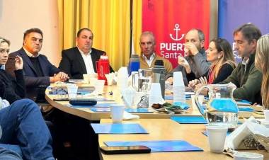 Papaleo participó de la reunión del ECAM en el puerto de Santa Fe