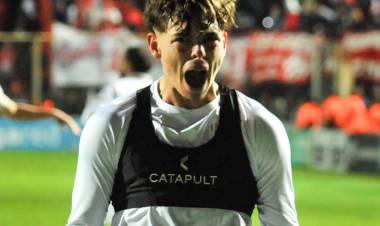 Unión ganó con gol de Domina en el debut ante Banfield