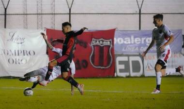 Colón cayó por la mínima ante el Defe