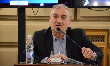 Calvo pide restablecimiento de líneas de transporte a la provincia