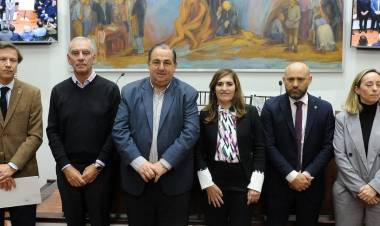 Hidrovía Paraná-Paraguay: Poletti firmó un documento conjunto en defensa del rol de Santa Fe