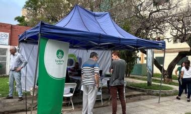 Oficina móvil: la Municipalidad y la Defensoría del Pueblo atienden en conjunto en barrios de la ciudad