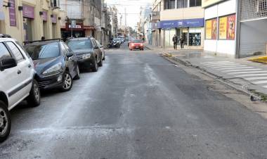Bacheo: culminan los trabajos en Irigoyen Freyre y continúan las intervenciones en el norte de la ciudad
