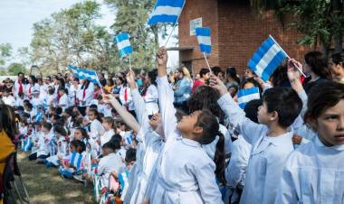 De la mano de Provincia, estudiantes santafesinos recorren los Caminos de Belgrano para celebrar el Día de la Bandera