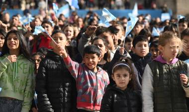 En Rosario, más de 3 mil alumnos de todo el país prometieron Lealtad a la Bandera