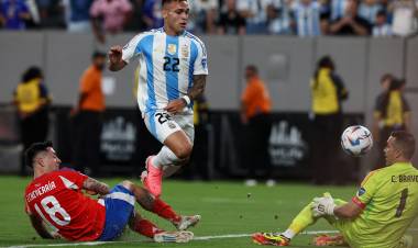 Argentina logró un triunfo agónico ante el siempre complicado Chile