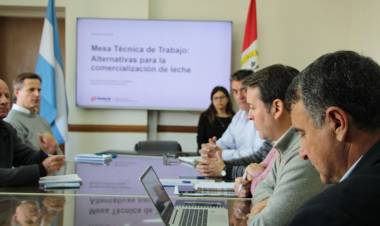 La Provincia trabaja para fortalecer relación comercial entre productores e industrias