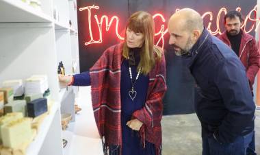 Susana Rueda: “Queremos visibilizar y difundir el diseño de los creativos santafesinos”