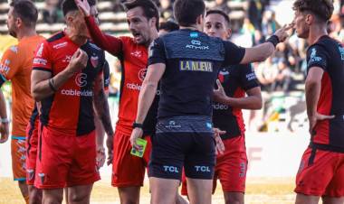 Colón perdió y dejó la punta en Mar del Plata