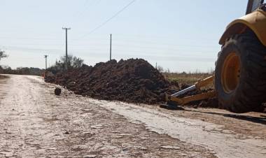 La Municipalidad continúa con el plan de reconstrucción integral de calles de tierra