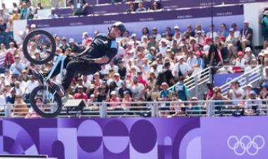 El "Maligno" Torres clasificó a la final del BMX en París