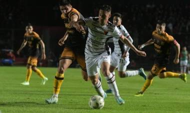 Colón perdió con Mitre y Delfino dejó de ser técnico sabalero