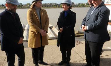 Poletti participó del histórico embarque de 22 mil toneladas de soja desde el Puerto