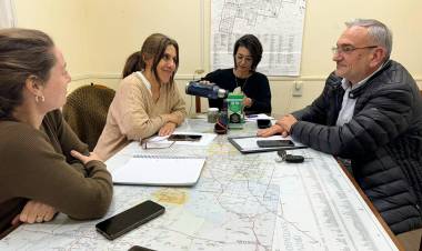 Reunión de Calvo con autoridades deñ nodo de salud