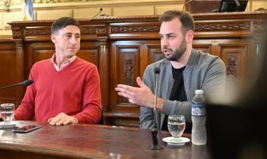 Homenajearon en el Senado a Luciano De Cecco, quien llevó el voley santafesino a lo más alto