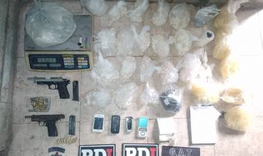 Tres detenidos en múltiples allanamientos por venta de drogas y conflicto entre bandas en zona oeste de Rosario