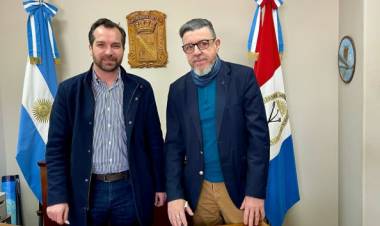 Firma de convenio entre la Municipalidad de Santo Tomé y la Universidad Tecnológica Nacional