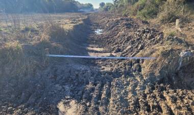 Provincia obligó a restituir a su condición original un canal clandestino que estaban ejecutando en Colonia Durán