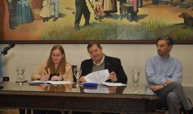 Nueva Oportunidad: Provincia firmó un convenio con la UNL para capacitaciones