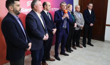 “Perdieron los violentos, se terminaron los privilegios y ganaron los trabajadores porque la Caja se queda en Santa Fe”