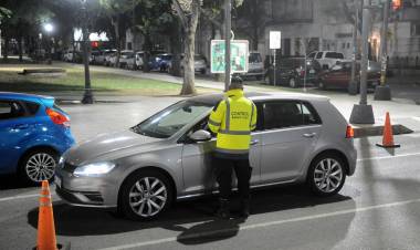 Día de la Primavera: operativos de control y cortes de tránsito en la Costanera Este y Oeste