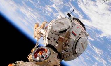 Cosmonautas rusos rompen record de permanencia en la estación internacional