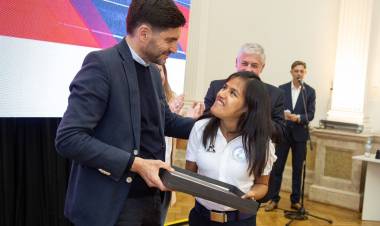 Pullaro: “Cuando vemos a un santafesino competir en el mundo sentimos orgullo de pertenecer a esta provincia”