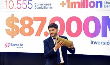 Pullaro anunció “una inversión histórica para resolver problemas de décadas en el servicio de agua y cloacas”