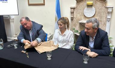 Poletti: “Renovar 12 kilómetros de cañerías centenarias es una decisión política histórica”