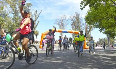 Agenda deportiva: ofrece torneo de natación del CReAR, Nacional de atletismo adaptado y cumple de Calle Recreativa