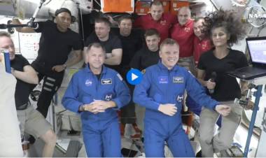 Llega la cápsula de rescate que devolverá a la Tierra a los astronautas varados en el espacio