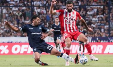 Unión venció sobre la hora a Gimnasia en el bosque platense