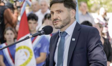 Pullaro: “La provincia invencible de Santa Fe será la capital del interior y el motor que empuje a la Argentina”