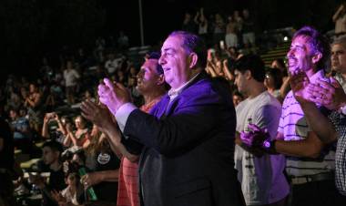 Santa Fe celebró sus 451 años con música, gastronomía y bandera propia