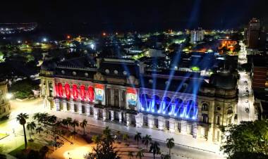 Con mapping, luces, antorchas y música, Provincia celebra al Brigadier en el cierre de la Semana Invencible