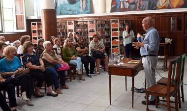 Se realizó la charla “Santa Fe reflexiona sobre la jubilación: un espacio de aprendizaje y encuentro”